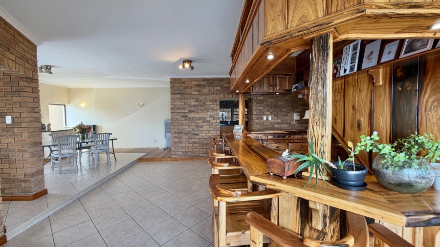 3 Bedroom Property for Sale in Mountainside Western Cape